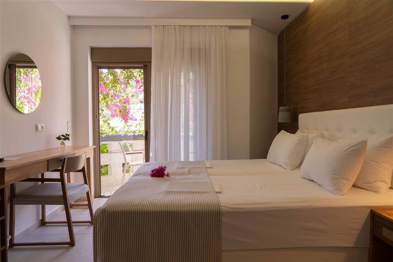 Fevro Hotel Agia Galini Buitenkant foto