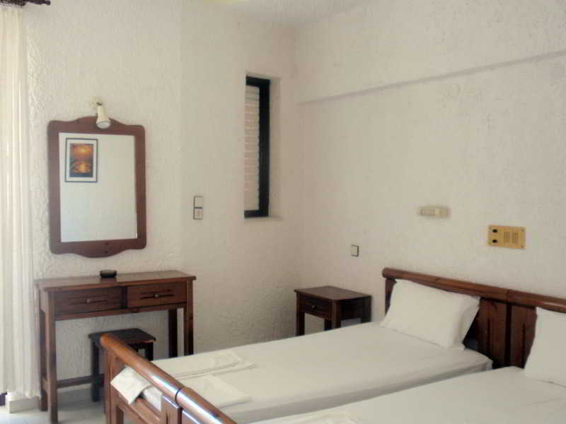 Fevro Hotel Agia Galini Buitenkant foto