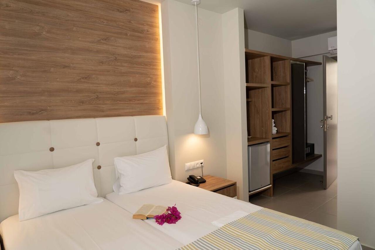 Fevro Hotel Agia Galini Buitenkant foto