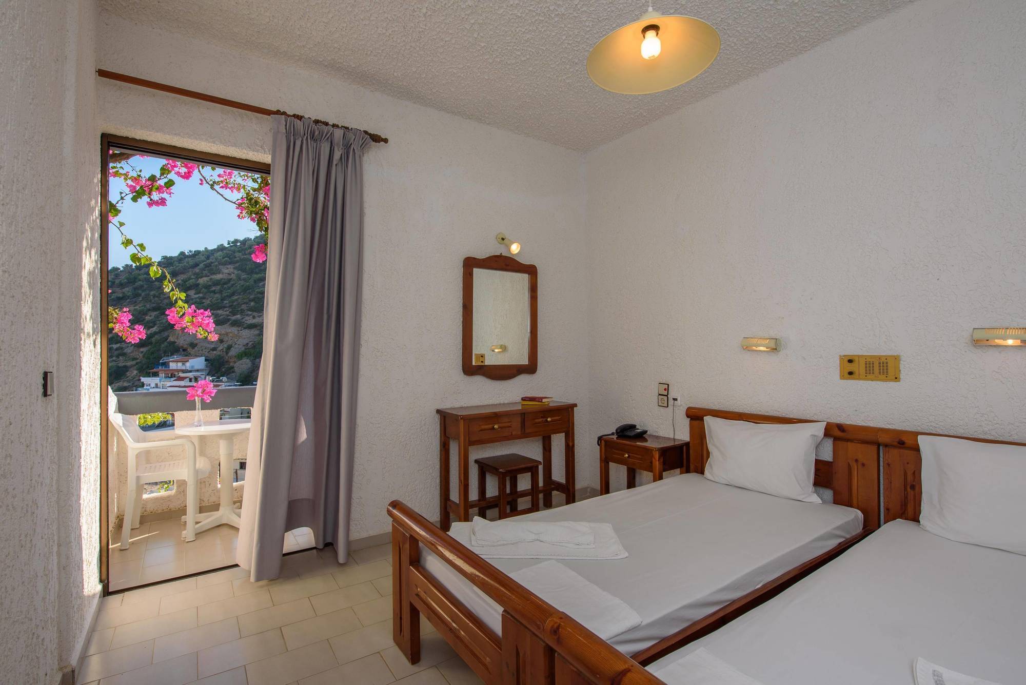 Fevro Hotel Agia Galini Buitenkant foto