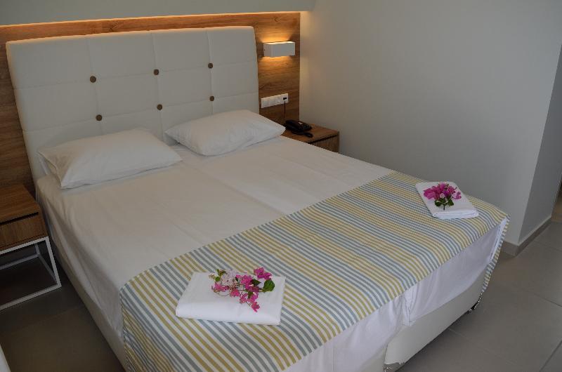 Fevro Hotel Agia Galini Buitenkant foto